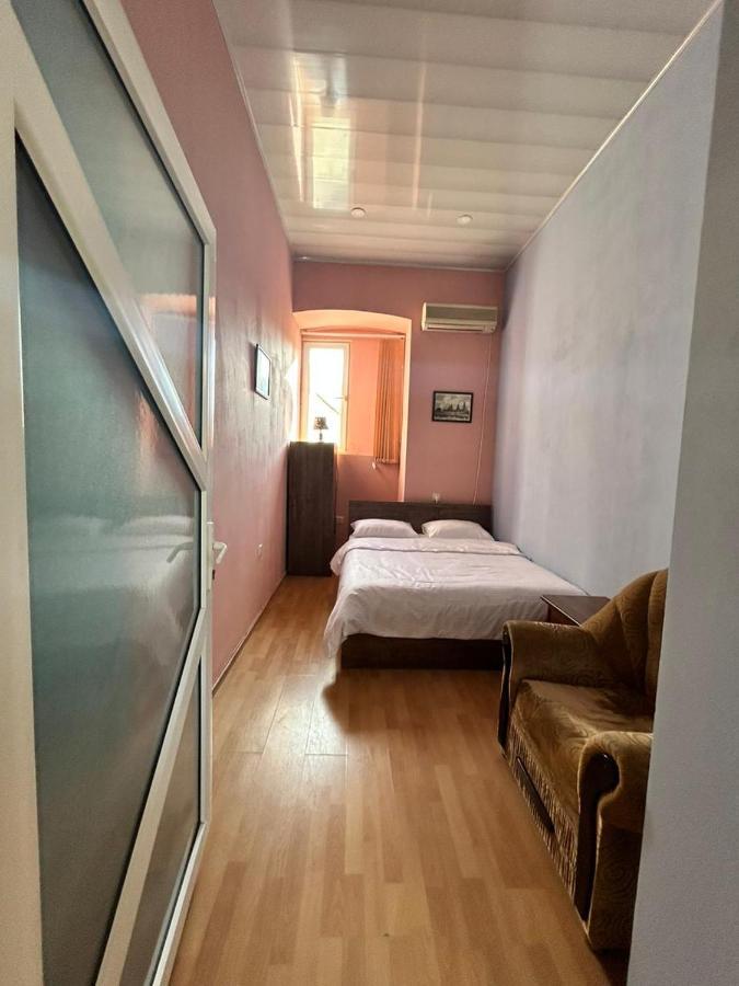 Hostel124 Bakoe Buitenkant foto
